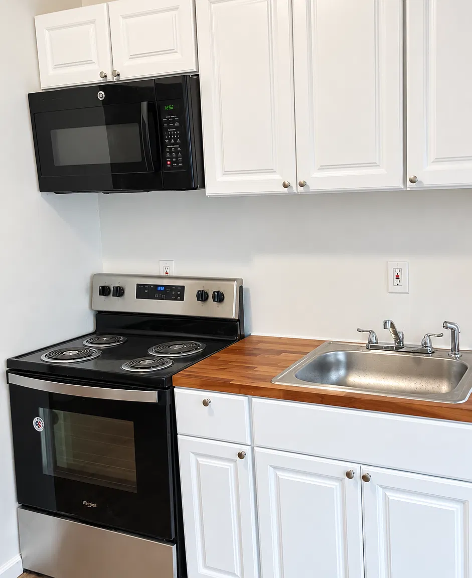 2 bed, $1,095 — Photo 1