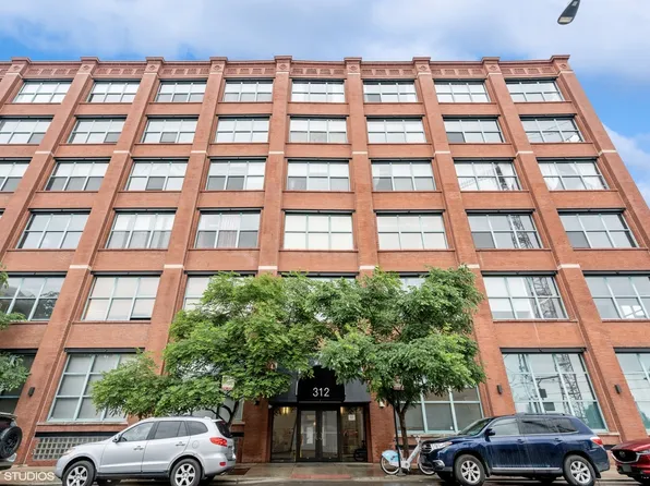 312 N May St APT 6L, Chicago, IL 60607