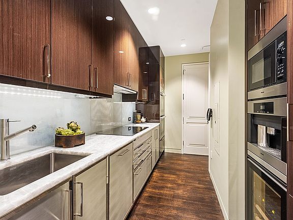 5th image of 20 W 53rd St #30A