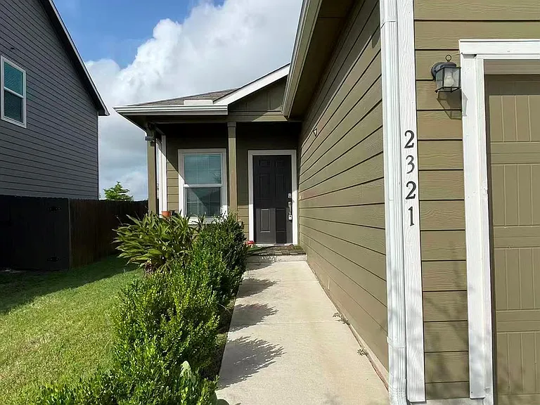 2321 Forgetmenot Ln — Photo 2