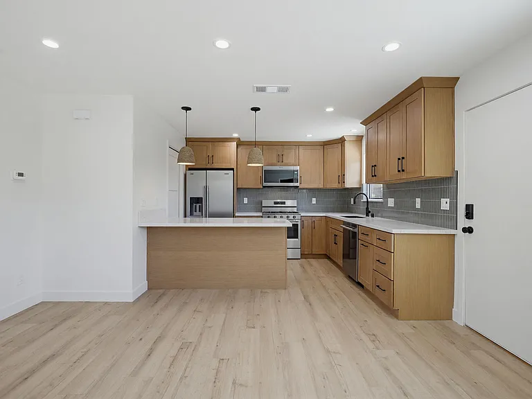 2036 Pomona Ave #C — Photo 13