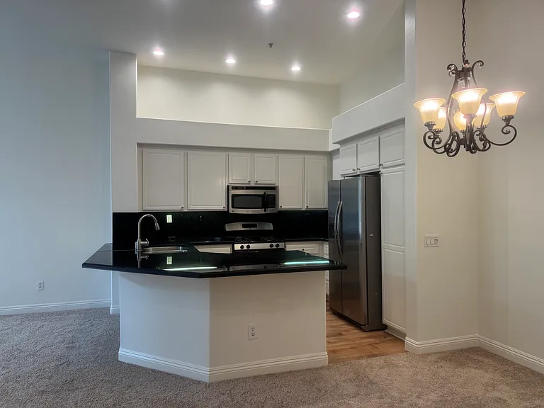 2401 Ladrillo Aisle — Photo 6