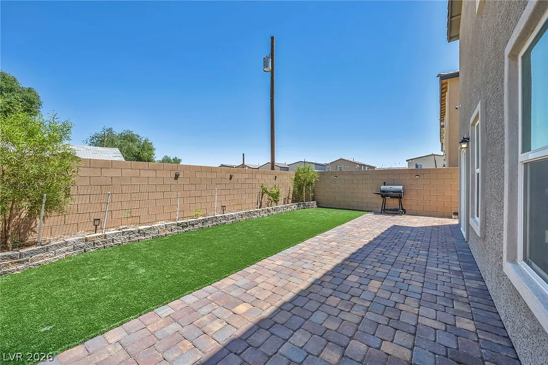 4 bed, 2.5 bath, 1554 sqft, $2,700 — Photo 1