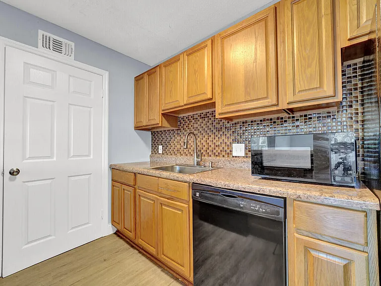 2301 N Congress Ave #25 — Photo 10