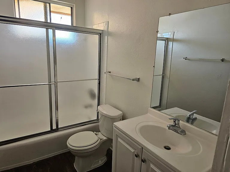 1414 W McFadden Ave — Photo 2