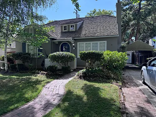 952 42nd St Photo 1