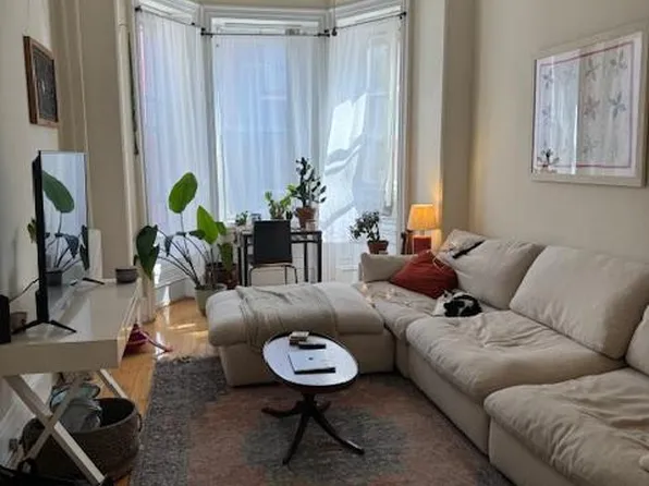 136 N 21st St APT 2F, Philadelphia, PA 19103