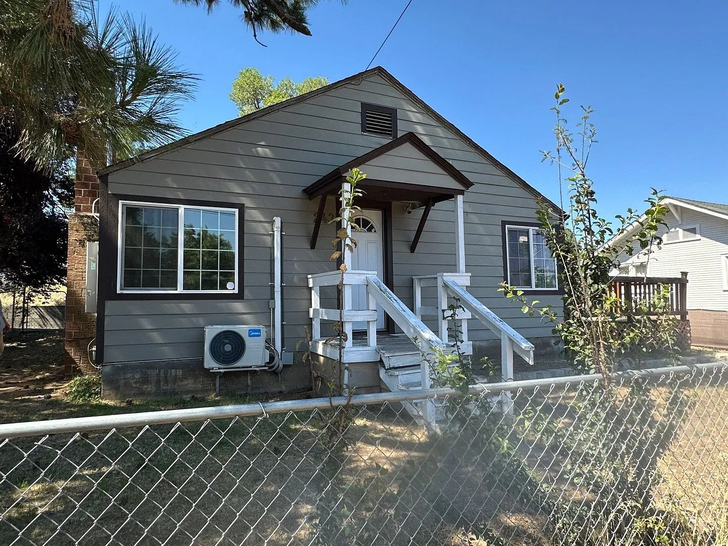 243 Nevada Ave — Photo 2