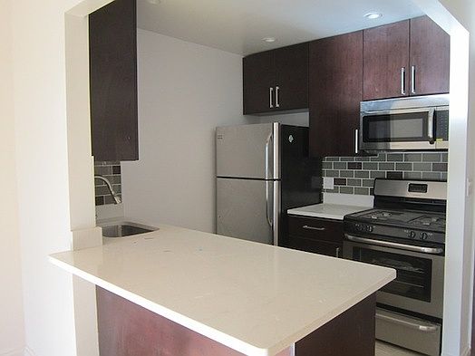 2nd image of 2648 30th St APT 4