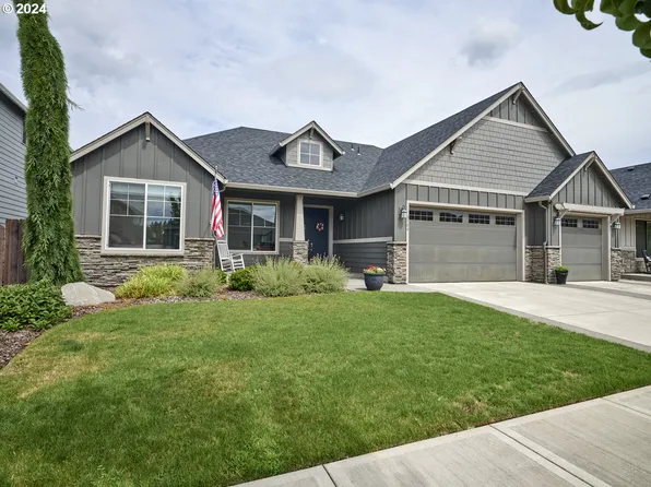 5704 NE 132nd St, Vancouver, WA 98686