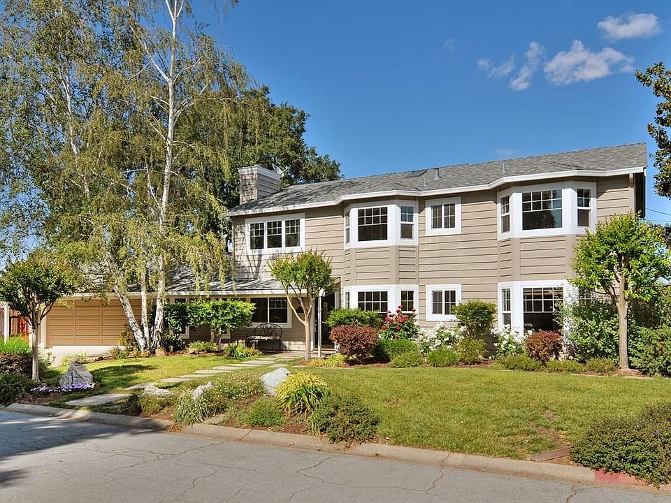1st image of 15660 Gardenia Way
