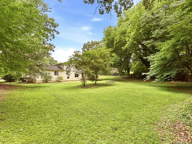 Huge Backyard, Fenced