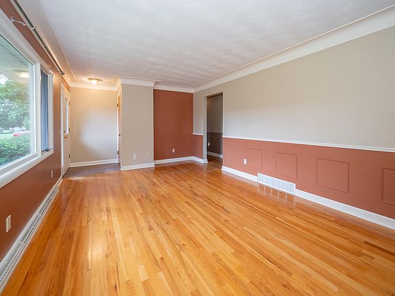 4th image of 11836 Oakland Dr