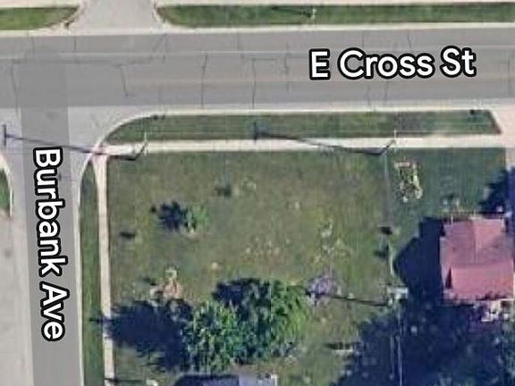 3rd image of 90 Burbank Ave