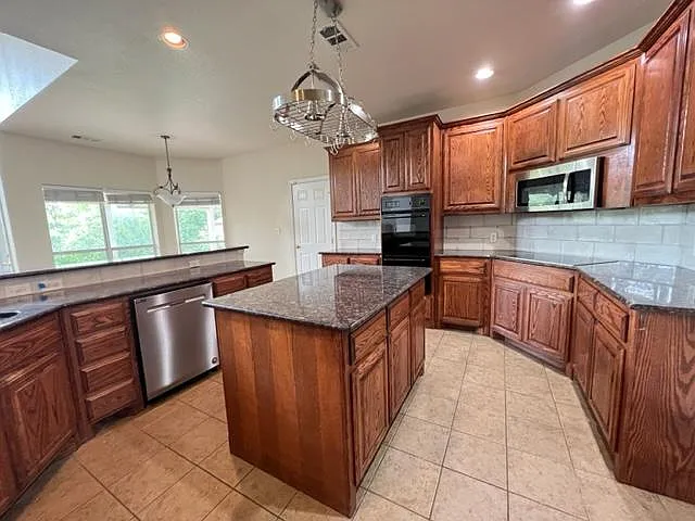 540 Highridge Dr — Photo 8