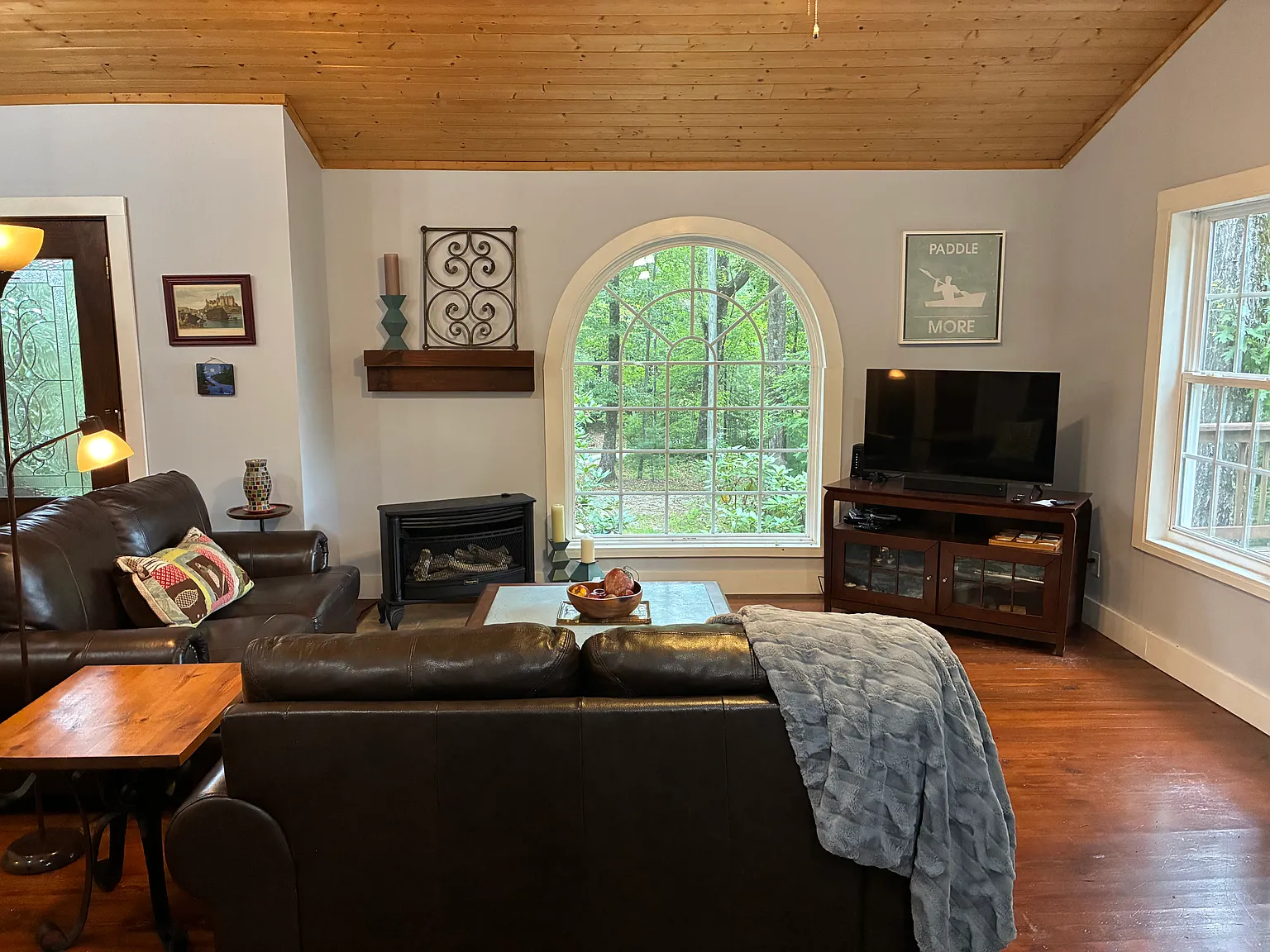 2 bed, 992 sqft, $2,000 — Photo 3
