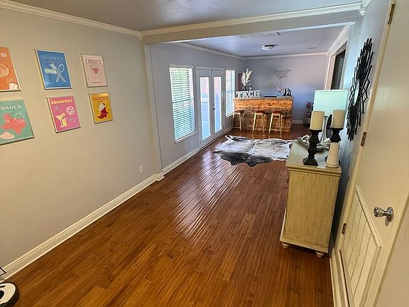 2nd image of 3418 39th St