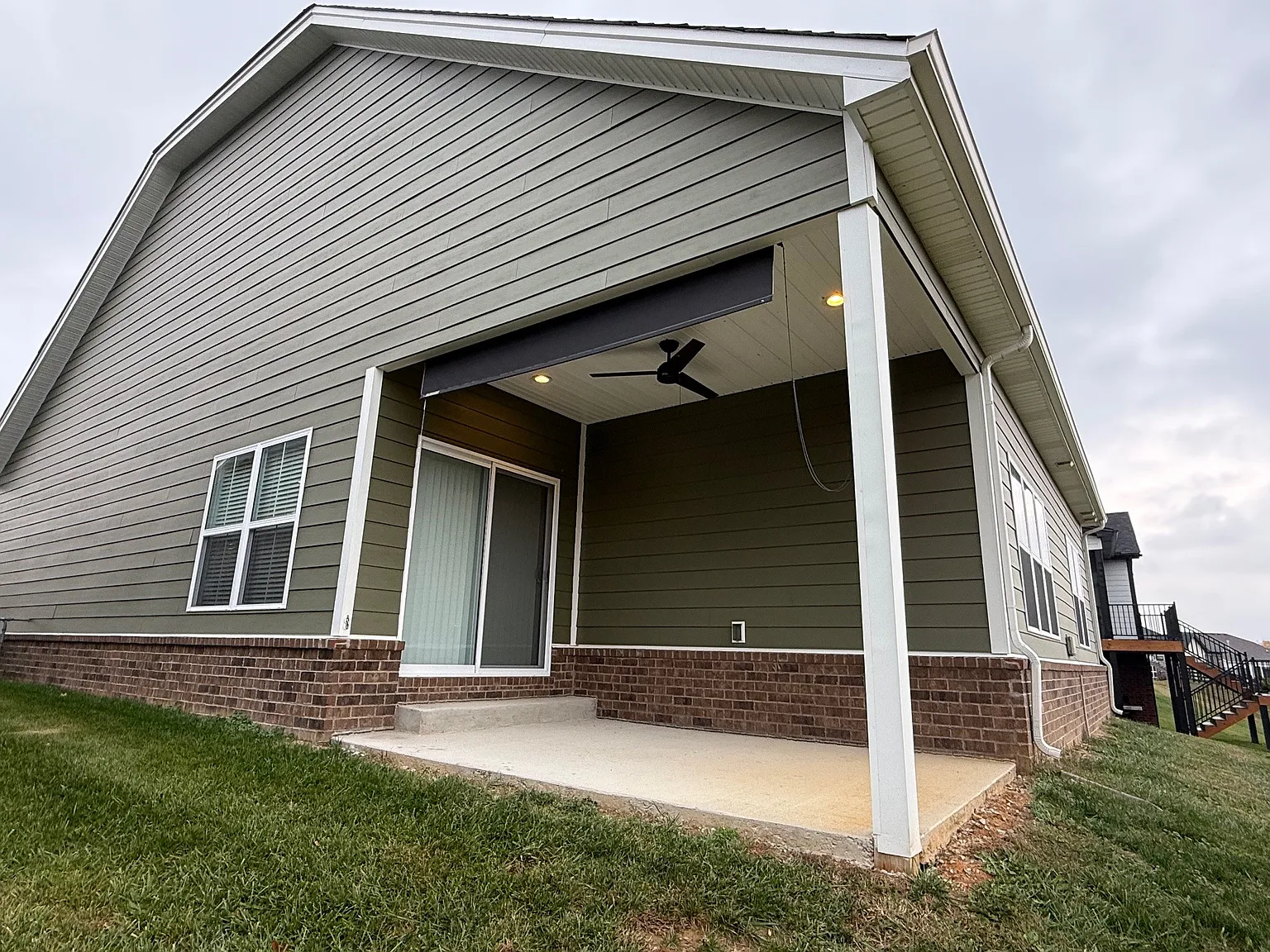 3 bed, 1613 sqft, $2,695 — Photo 2