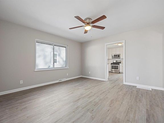3rd image of 218 Eula Ave