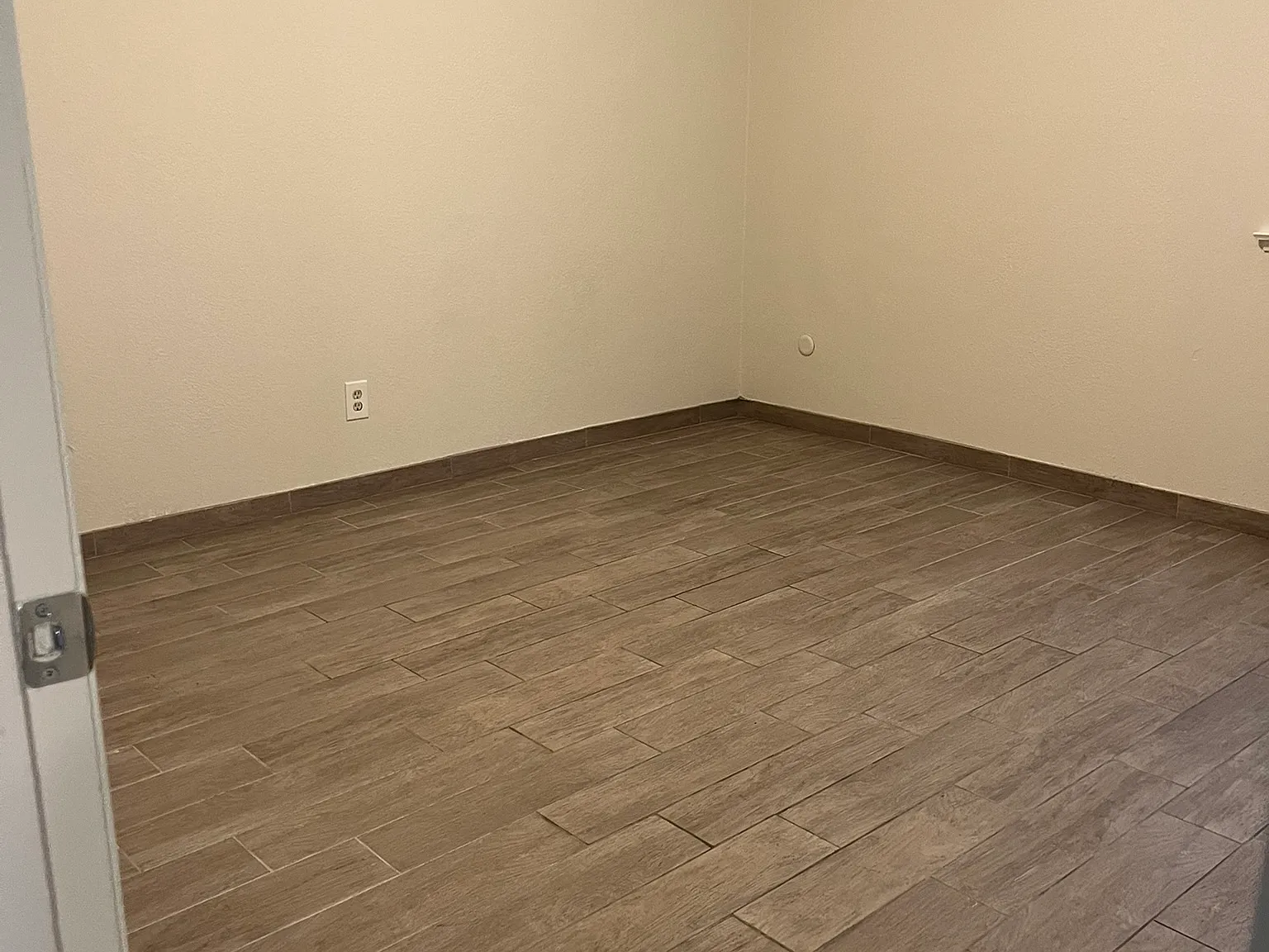 2 bed, $1,400 — Photo 4