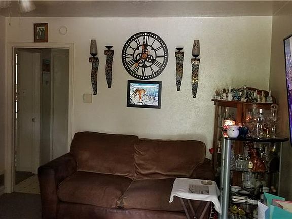 3rd image of 119 Evelyn St