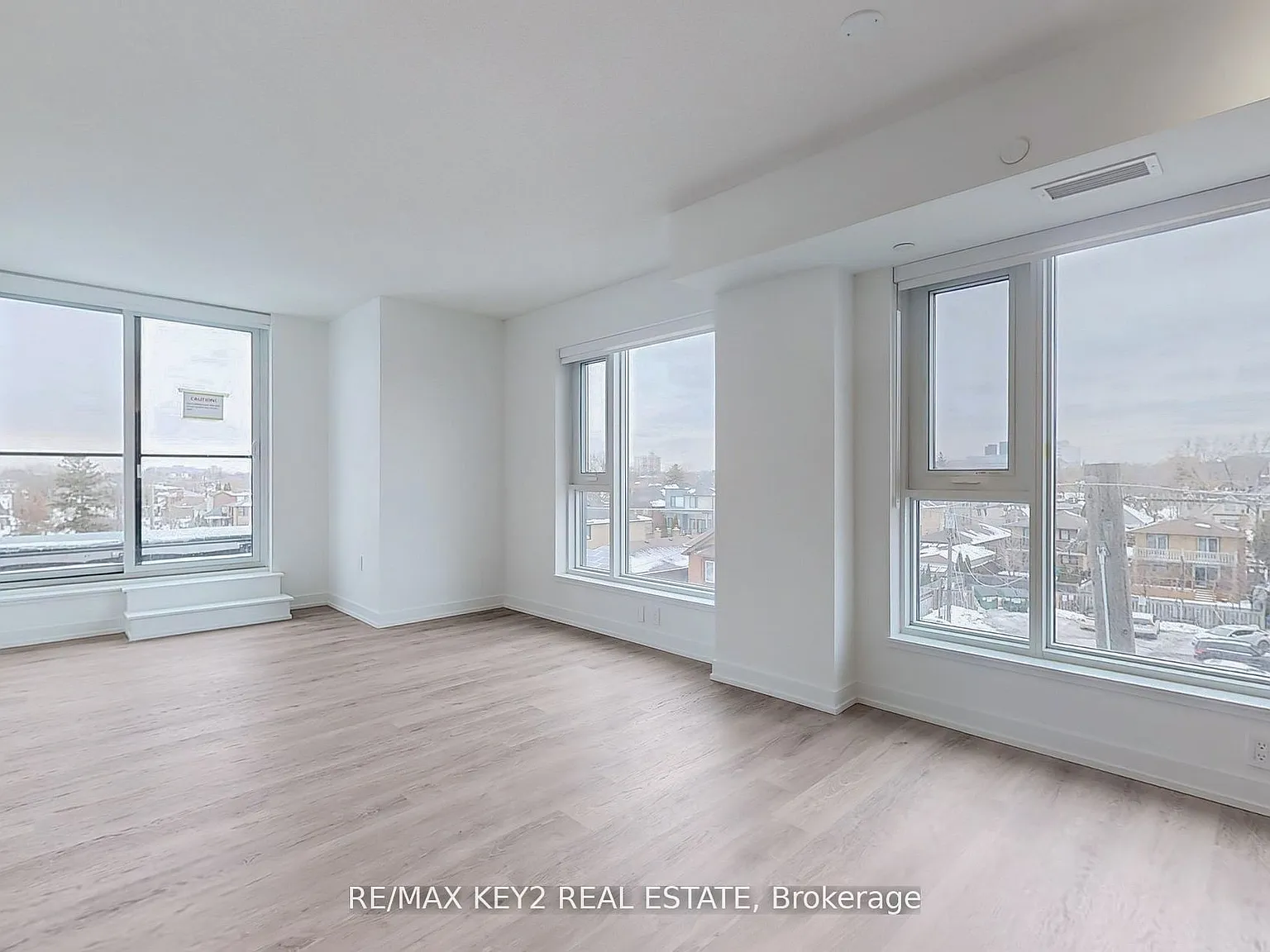 3 bed, $2,990 — Photo 4