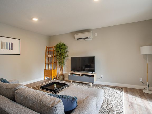 3rd image of 10149 S Blaney Ave APT E