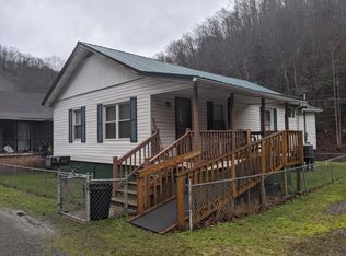104 New Camp St, Clinchco, VA 24226