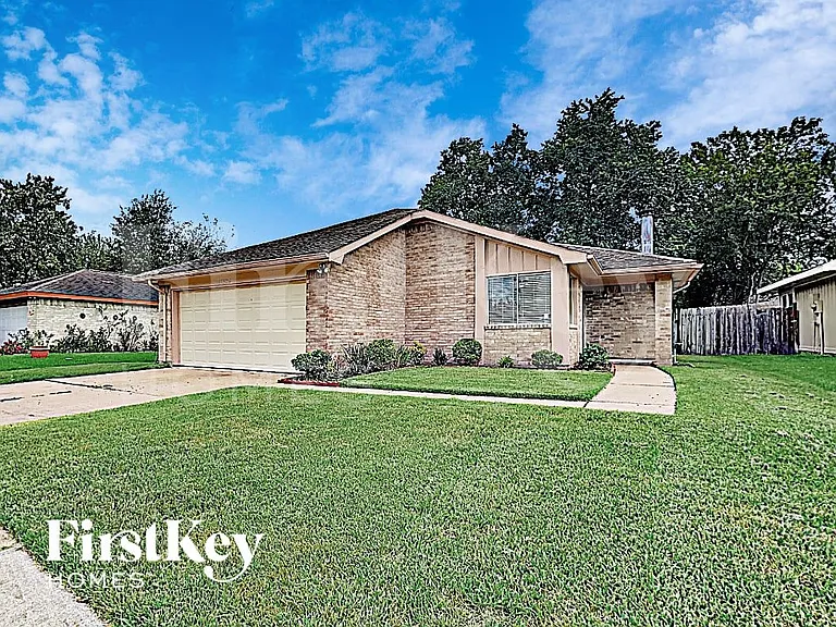 17326 Davenway Dr — Photo 1