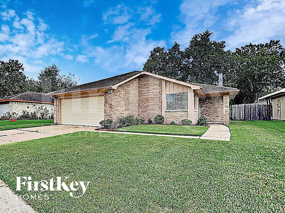 17326 Davenway Dr