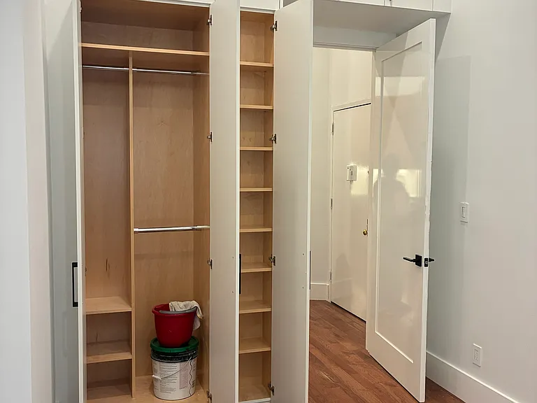 219 Franklin St #2 — Photo 6