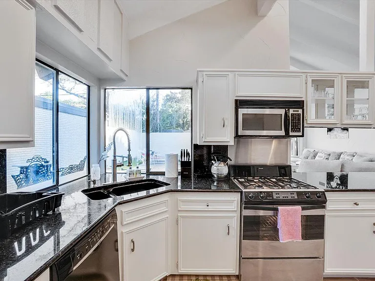 612 W Northgate Dr #612 — Photo 47