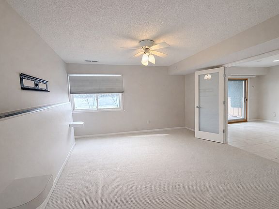 Living Room / Bedroom