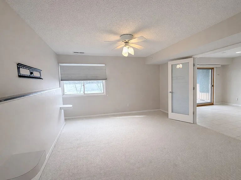 Living Room / Bedroom