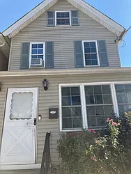 96 Arlington Avenue  image 1 of 3