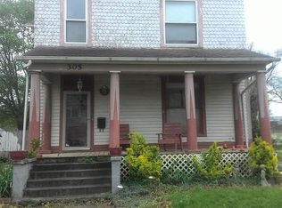 305 S Main St, Windsor, MO 65360