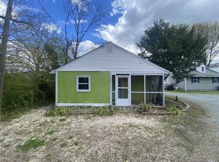 207 N Irving Ave, Colonial Beach, VA 22443