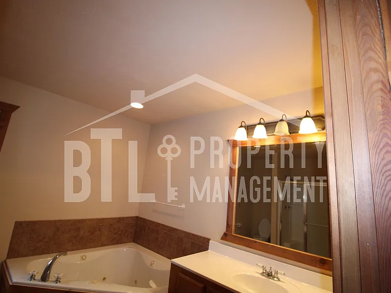 574 Baldknobber Dr #50 — Photo 19