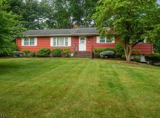 35 Cortright Rd, Whippany, NJ 07981