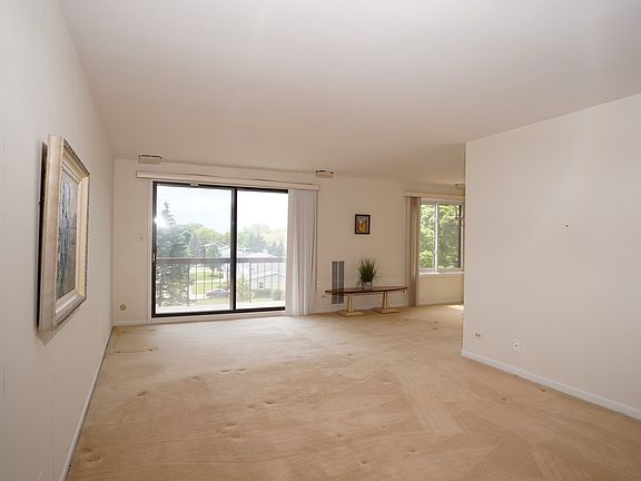4th image of 1500 Harbour Dr APT 4R