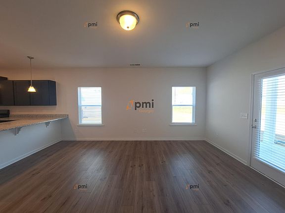 4th image of 198 Marion Dr