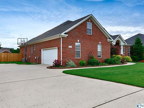 3rd image of 112 Spearpoint Ln