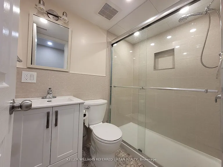 163 Livingstone Ave #LOWER — Photo 20