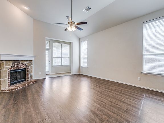 5th image of 1416 Cockatiel Dr