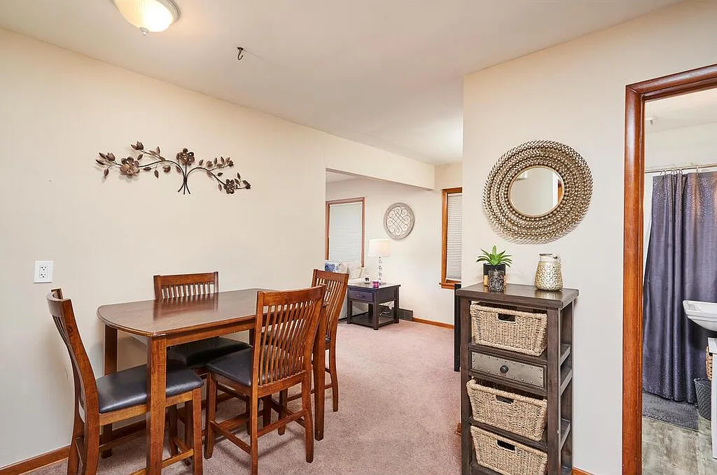 2 bed, 912 sqft, $1,250 — Photo 4