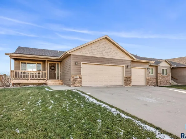 6739 E 43rd St, Sioux Falls, SD 57110