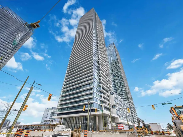 950 Portage Pkwy #307, Vaughan, ON L4K 4Z4