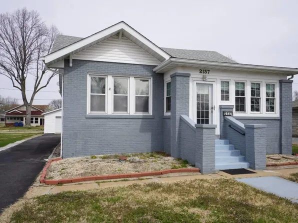 2137 Pontoon Rd, Granite City, IL 62040