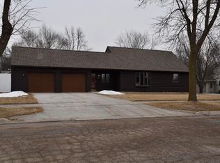 920 1st St NE, Sibley, IA 51249