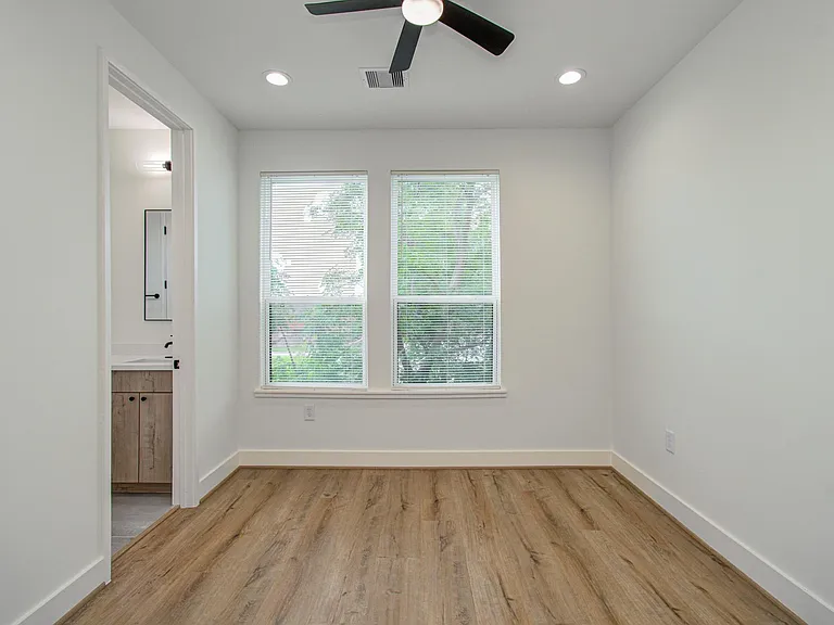 1308 Tarley St #D — Photo 17